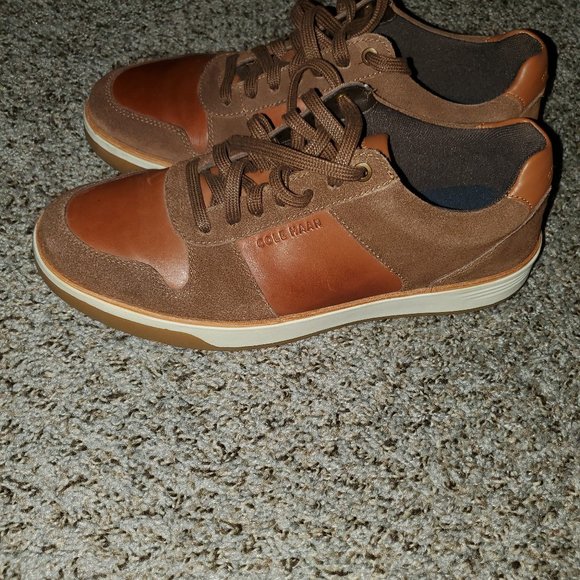 Sneaker - Picture 2 of 5